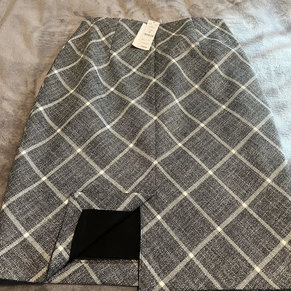 Gray Pencil Skirt with Geometric Design Knee-length